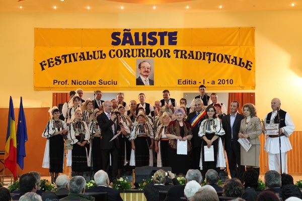 Festival al corurilor tradiţionale la Sălişte 101881