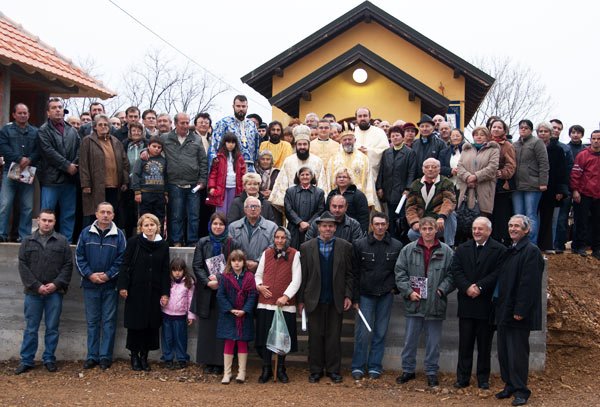 Liturghie arhierească în Parohia Malainiţa 101910