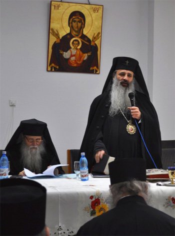 „Noi preluăm de la Sfinţii Apostoli taina trăirii în autenticitate“ 101908