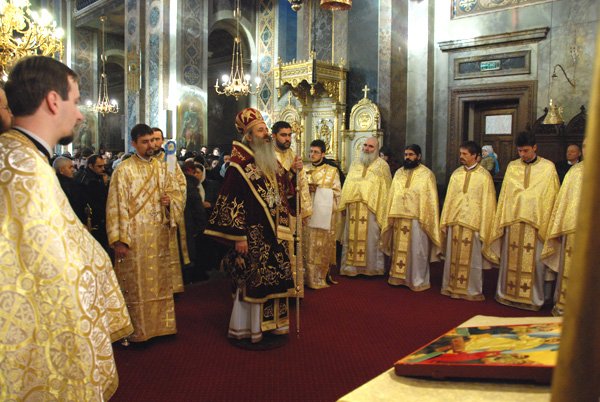 „Să ne îmbrăcăm în haină de mag pentru a ne îndrepta spre peştera din Betleem“ 102000