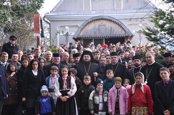 Slujbă arhierească la Huseni 102019