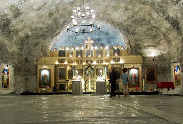 Rugăciune în subteran 102116