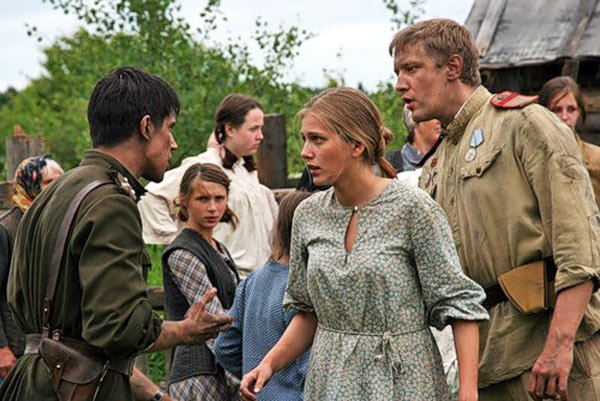 Drama istorică „Valsul scoruşelor“ 102167