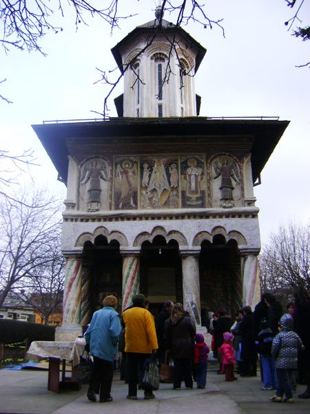 Liturghie arhierească în Parohia Amaradia 102201