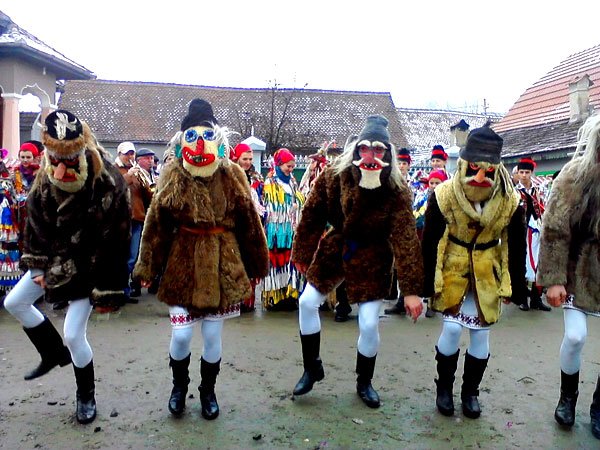 Colindători de seamă la Nou Român 102266