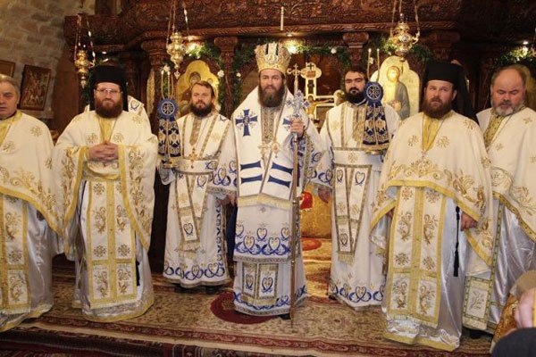 Hram la paraclisul de la Rohia 102270