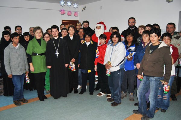 Împreună cu Hristos la copiii instituţionalizaţi 102360