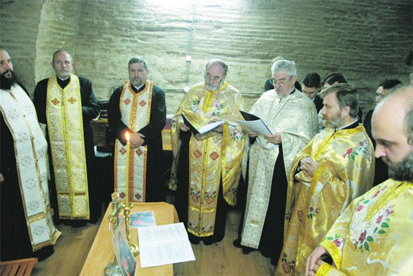 „Prin opera sa, a luminat învăţătura Logosului“ 102366