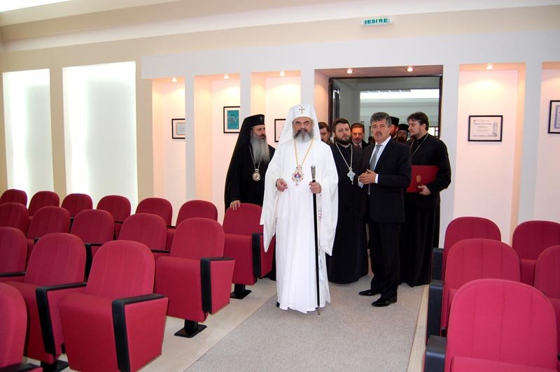 55 de ani de activitate în slujba sănătăţii oamenilor 102369