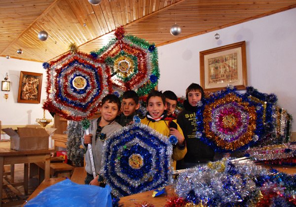 „Am simţit că trebuie să fac steluţe pentru colindători“ 102422