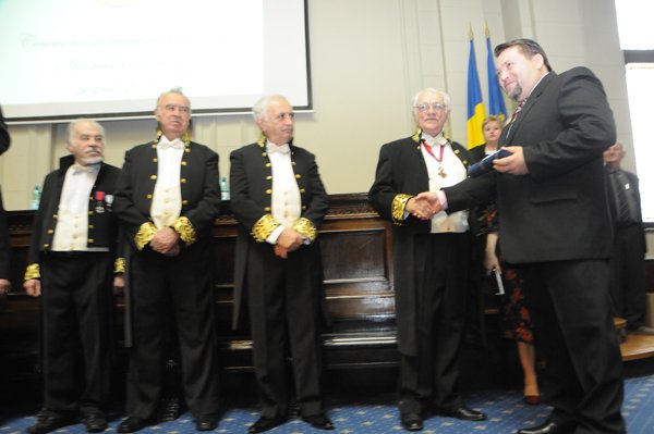 Academia a premiat o lucrare despre fenomenul religios 102432