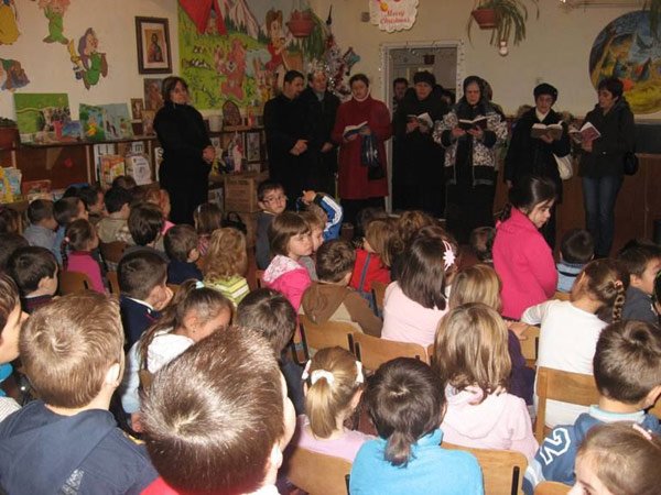 Bucuria Crăciunului, vestită copiilor 102440