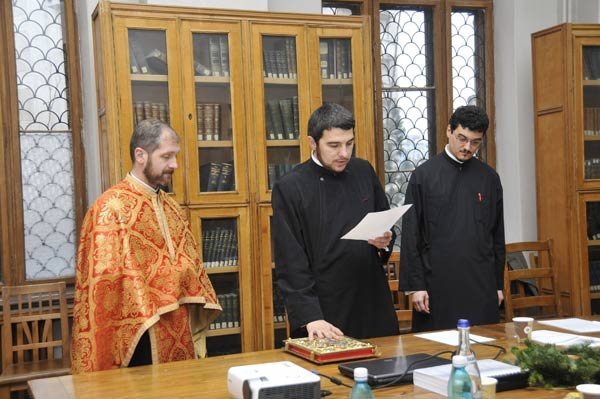 Doi noi doctori în teologie la Facultatea „Patriarhul Justinian“ din Bucureşti 102431