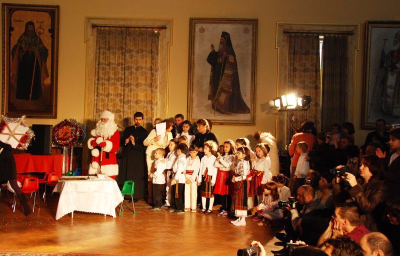 Serbarea Grădiniţei „Buna Vestire“ a Mitropoliei Moldovei şi Bucovinei 102442