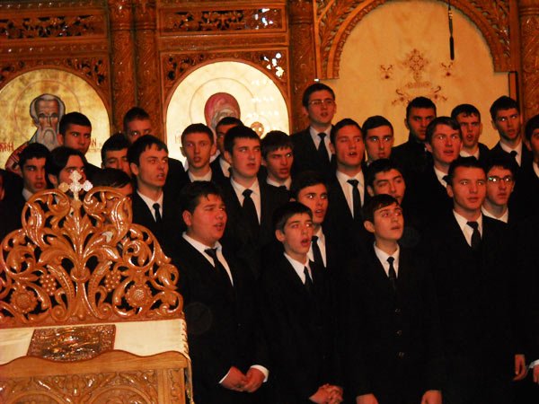 Colindele au răsunat în Catedrala „Înălţarea Domnului“ din Buzău 102524