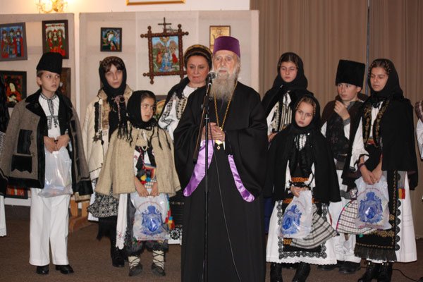 Festival de colinde şi obiceiuri de Crăciun şi Anul Nou la Râmnic 102571