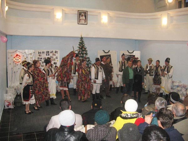 100 de imigranţi au primit pachete de alimente 102606