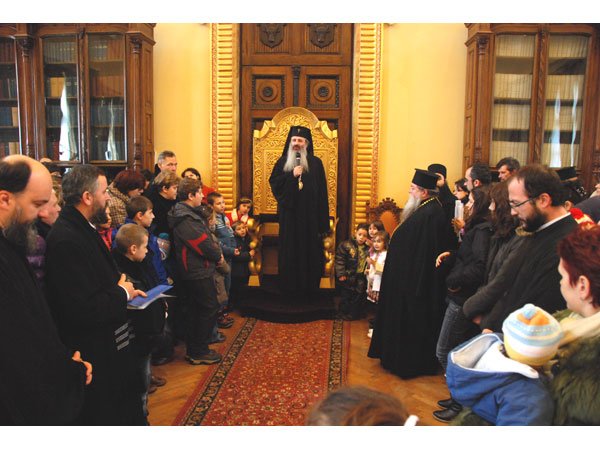 Daruri pentru copiii angajaţilor Centrului eparhial Iaşi 102627