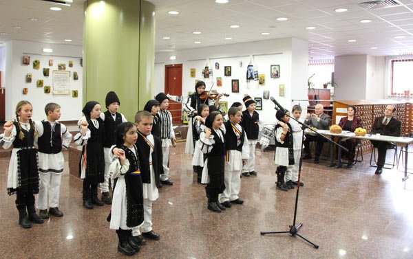 Expoziţie de icoane la Biblioteca „Astra“ din Sibiu 102617