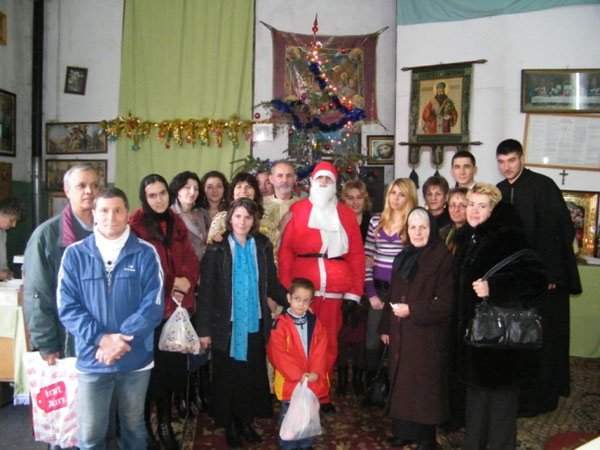 Daruri pentru copiii din Parohia „Pogorârea Sfântului Duh“ - Reşiţa 102687