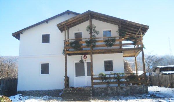 Patriarhia le-a dat casă nouă 102675