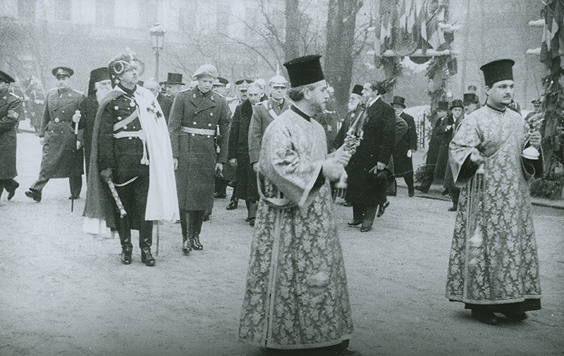 Ziariştii străini participau la aruncarea crucii în Dâmboviţa 102744