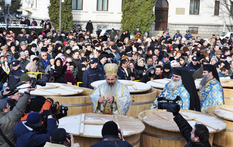 „Botezul Domnului prelungeşte marea taină care s-a petrecut la râul Iordanului“ 102774