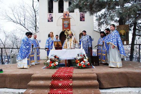 „Prin Botez primim în sufletul nostru Treimea“ 102800