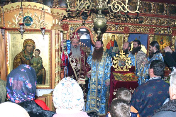 „Bogăţie de binecuvântare“ la Mănăstirea Cozancea 102833