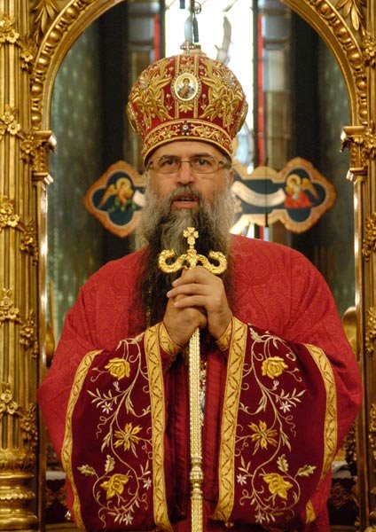 Slujiri arhiereşti la două biserici bucureştene 102813