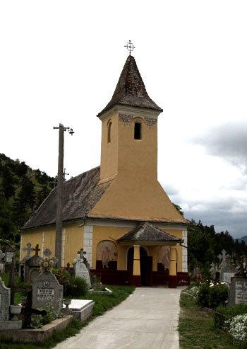 Bisericile din satul lui Aaron Pumnul 102895