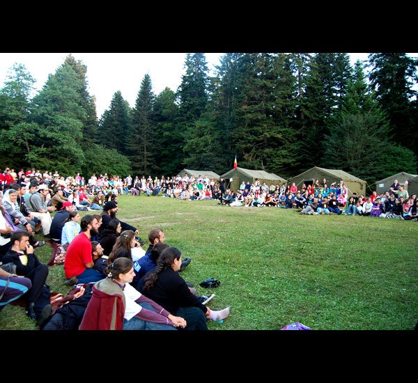 Din 2011 activităţile tinerilor sunt sprijinite de Compartimentul asociaţii de tineret 102906