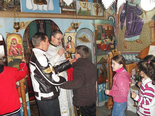 Parteneriat educaţional în parohia Unţeni 102930