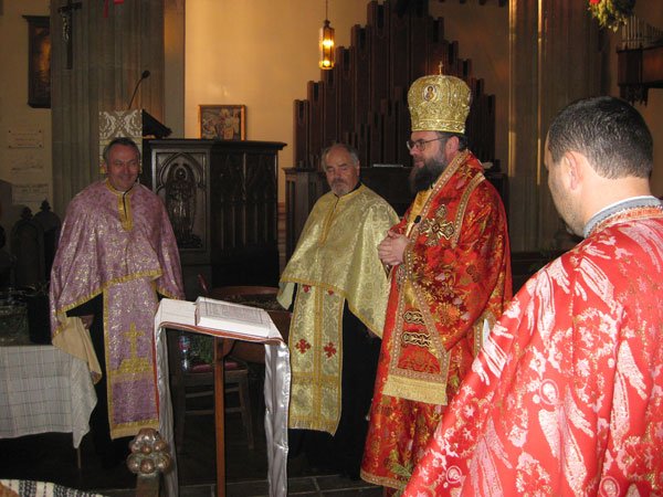 Binecuvântare arhierească pentru parohiile din California 102963