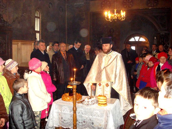 Mihai Eminescu, omagiat la Ipoteşti prin rugăciune 102979