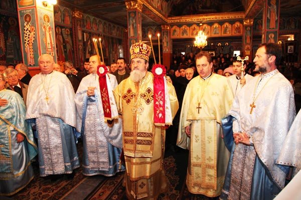 Sărbătoare la Biserica „Sfântul Antonie“ 102998