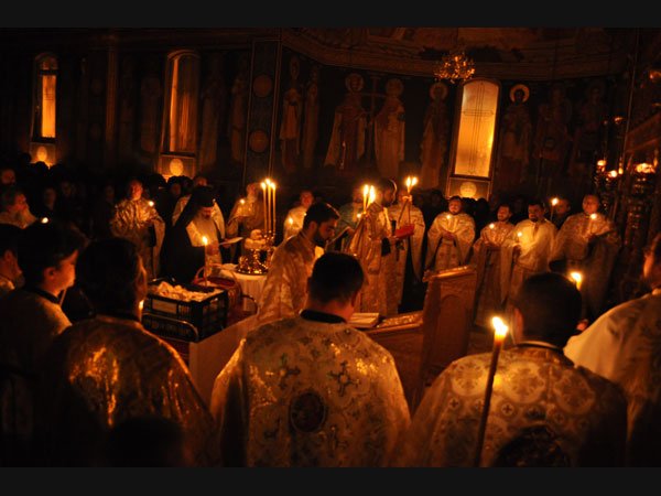 „Biserica deschisă zi şi noapte“ din cartierul Nicolina şi-a serbat ocrotitorul 103007