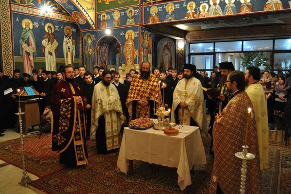 „Privegherea ne face să stăruim în rugăciune“ 103108