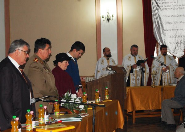 Simpozion naţional la Cercul Militar Timişoara 103104