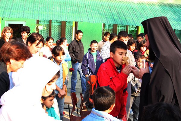 Resfinţirea bisericii Parohiei Zăgujeni 103140