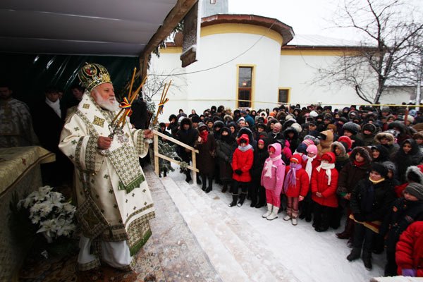Târnosirea bisericii din Tăbărăşti 103150