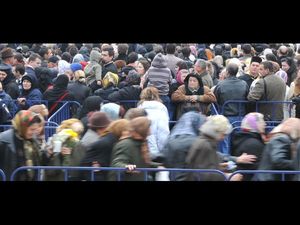 Diferenţa dintre socializare şi comuniune 103177