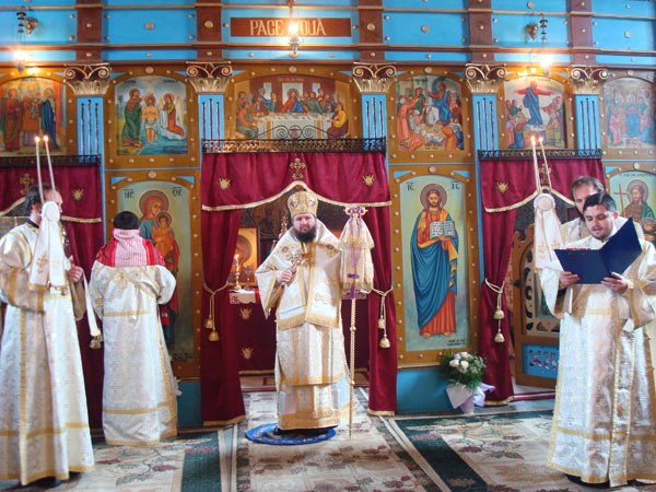 Liturghie arhierească în Parohia Cociuba Mare 103184