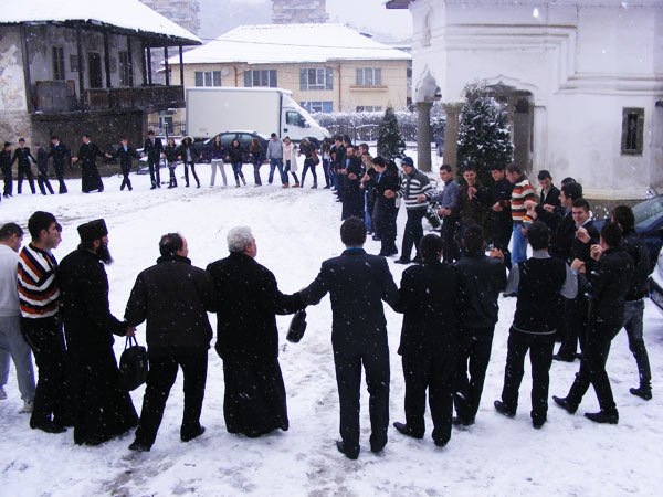 Sărbătoarea Unirii Principatelor la Seminarul Teologic din Râmnicu Vâlcea 103183