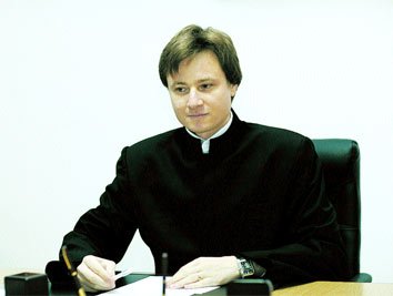 Răspunsuri duhovniceşti: În Biserică ne putem înălţa spiritual 103263