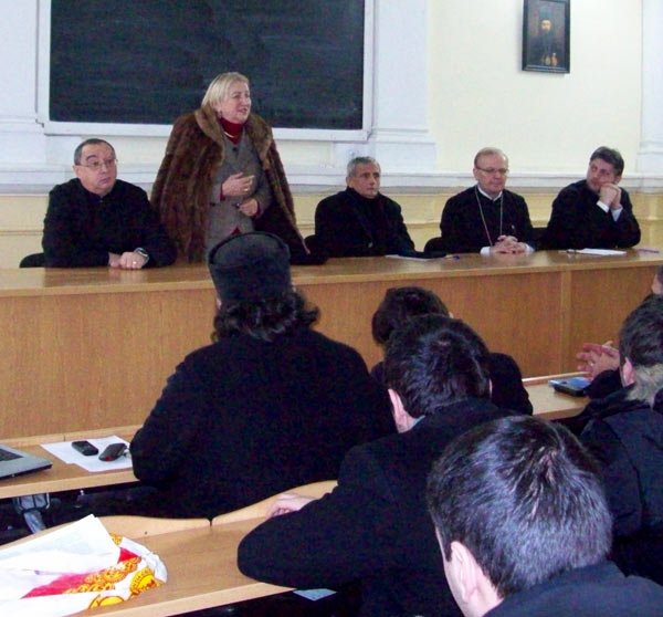 Cinstirea Sfinţilor Trei Ierarhi la Arad 103330