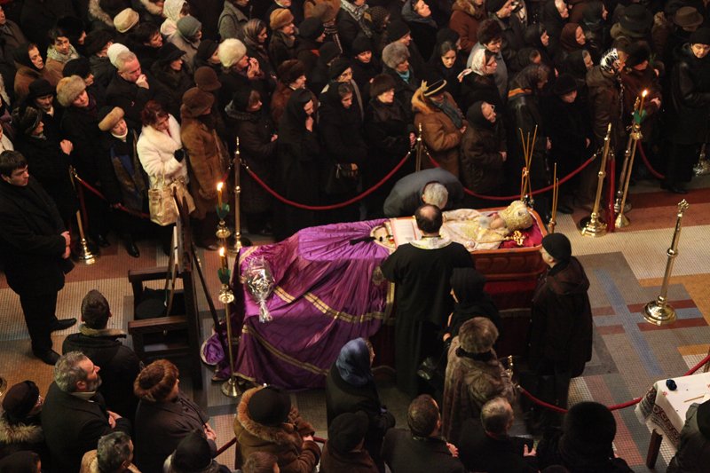 Mii de ardeleni şi-au plâns arhipăstorul 103335