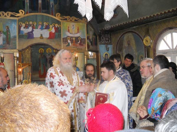Hirotonia şi instalarea parohului de la Stânca-Roznovanu 103422