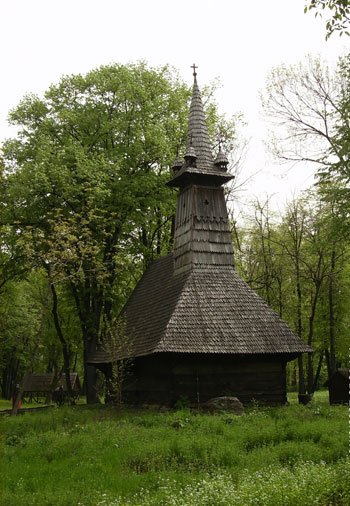 Biserică din Muzeul Satului redată circuitului liturgic 103515