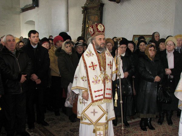 Mucenicul Haralambie, cinstit la Galaţi şi Piteşti 103505